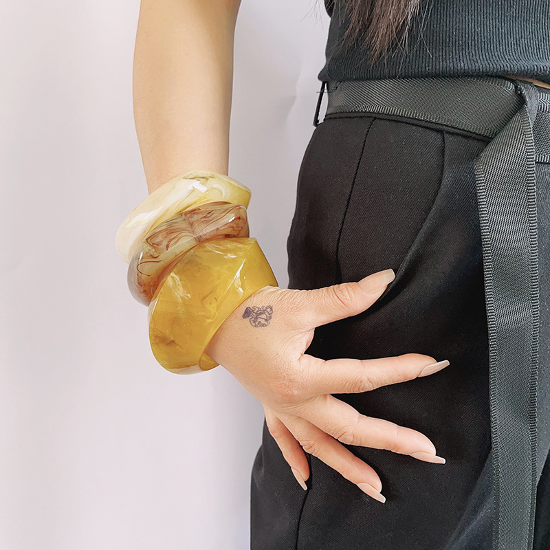 Hot Selling Chunky Oversized Irregular Resin Bracelet Stack Set