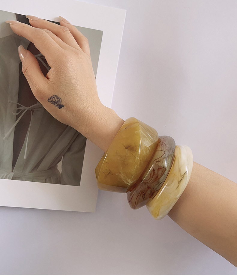 Hot Selling Chunky Oversized Irregular Resin Bracelet Stack Set