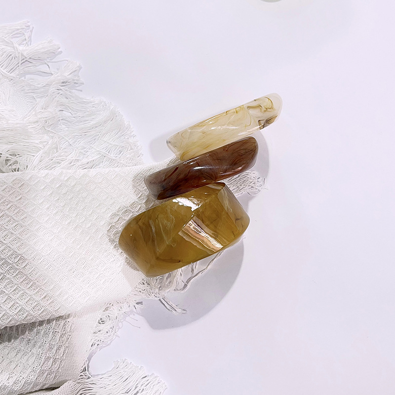 Hot Selling Chunky Oversized Irregular Resin Bracelet Stack Set