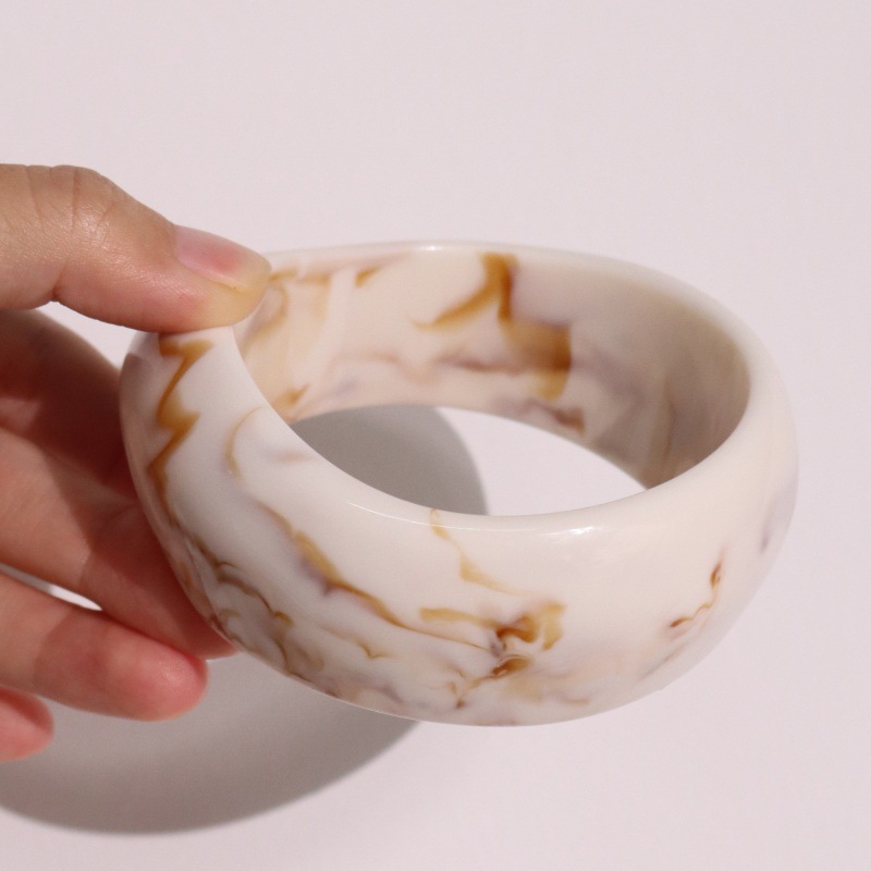 Resin Oval Wide Bangle Featuring Irregular Gradient Arc, 13 Colors Available
