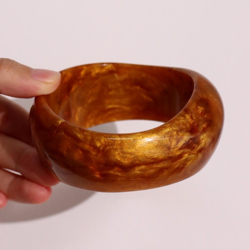Resin Oval Wide Bangle Featuring Irregular Gradient Arc, 13 Colors Available