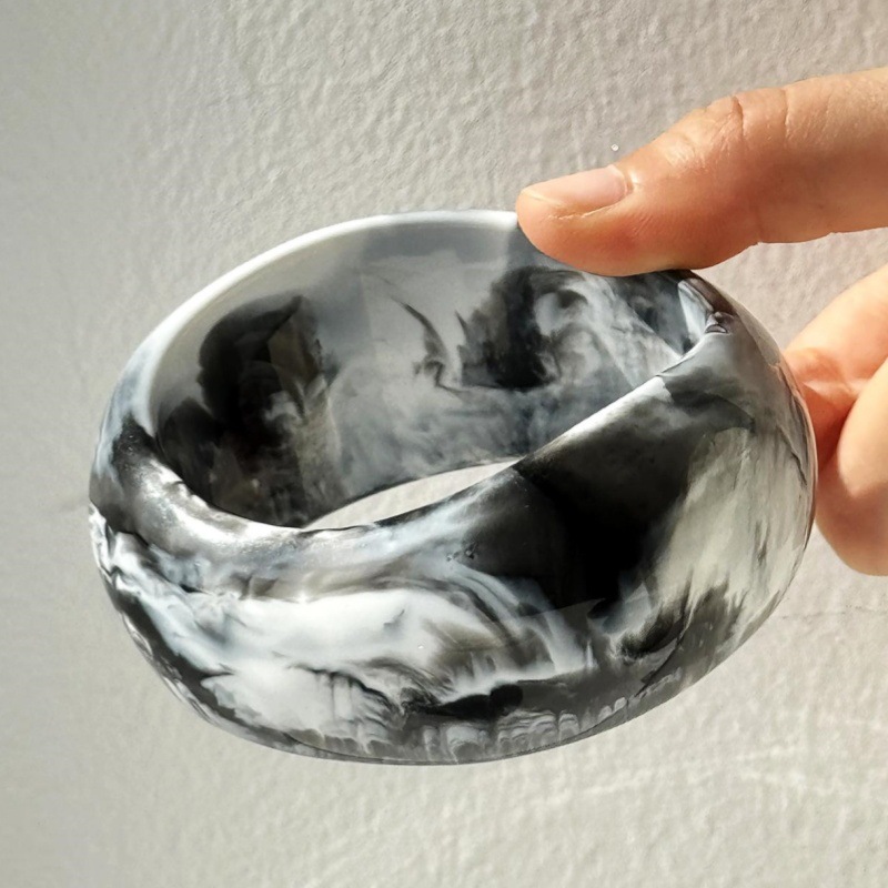 Resin Oval Wide Bangle Featuring Irregular Gradient Arc, 13 Colors Available