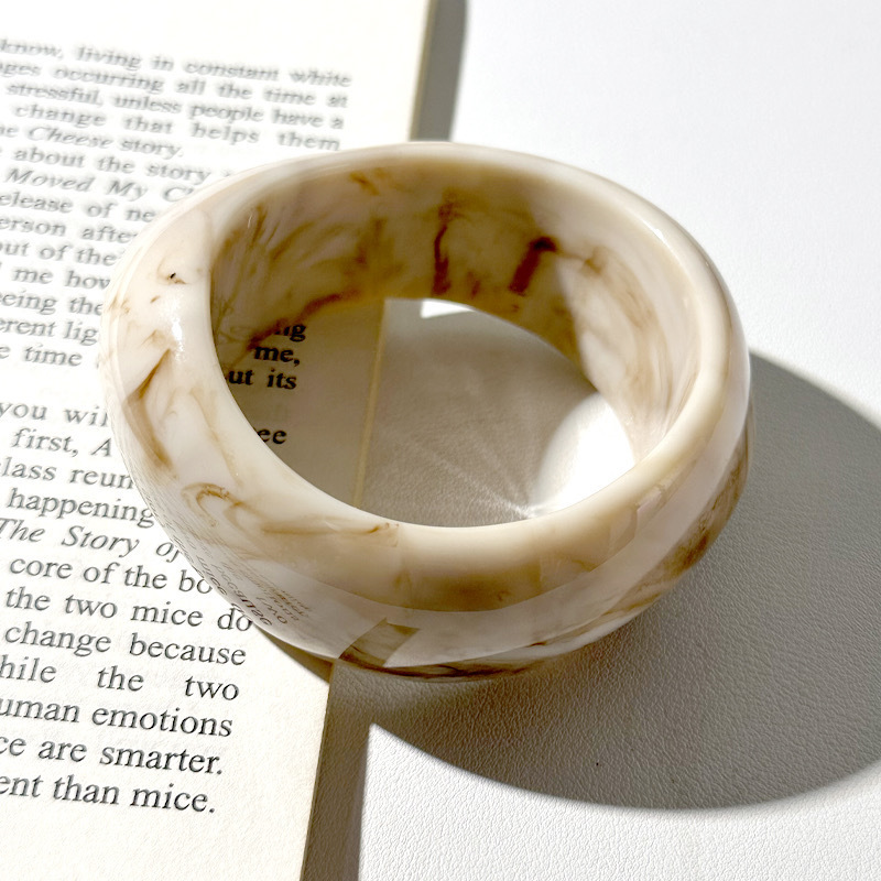 Resin Oval Wide Bangle Featuring Irregular Gradient Arc, 13 Colors Available