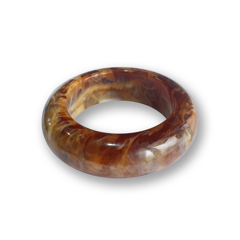 Oversized Fashion Resin Imitation Amber Bracelet Set for Fall and Winter