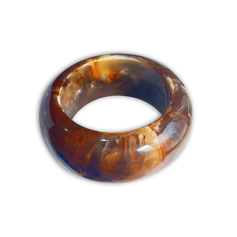 Oversized Fashion Resin Imitation Amber Bracelet Set for Fall and Winter