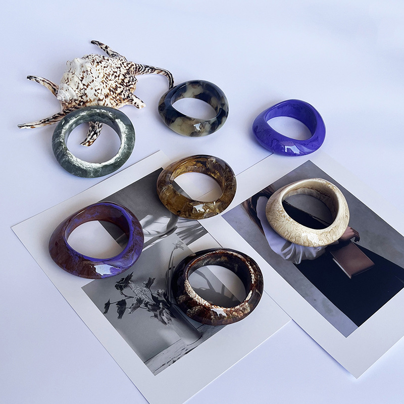 Irregular Shaped Resin Bracelet Vintage Style Available in 6 Colors