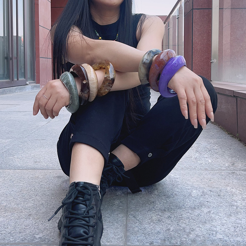 Irregular Shaped Resin Bracelet Vintage Style Available in 6 Colors