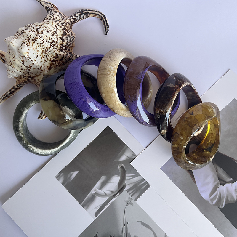 Irregular Shaped Resin Bracelet Vintage Style Available in 6 Colors