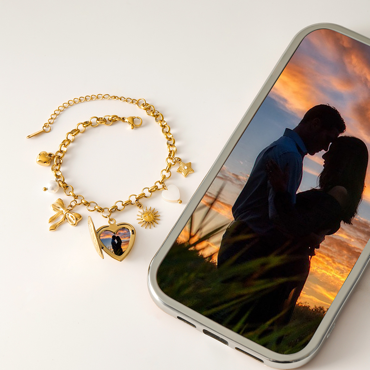 Luxury Heart Bracelet Fade-Resistant Multiple Charms Photo Insert Four Styles Available