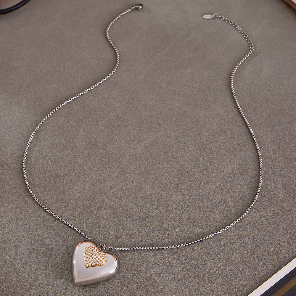 Fashion Heart Shape Necklace with Sparkling Stones