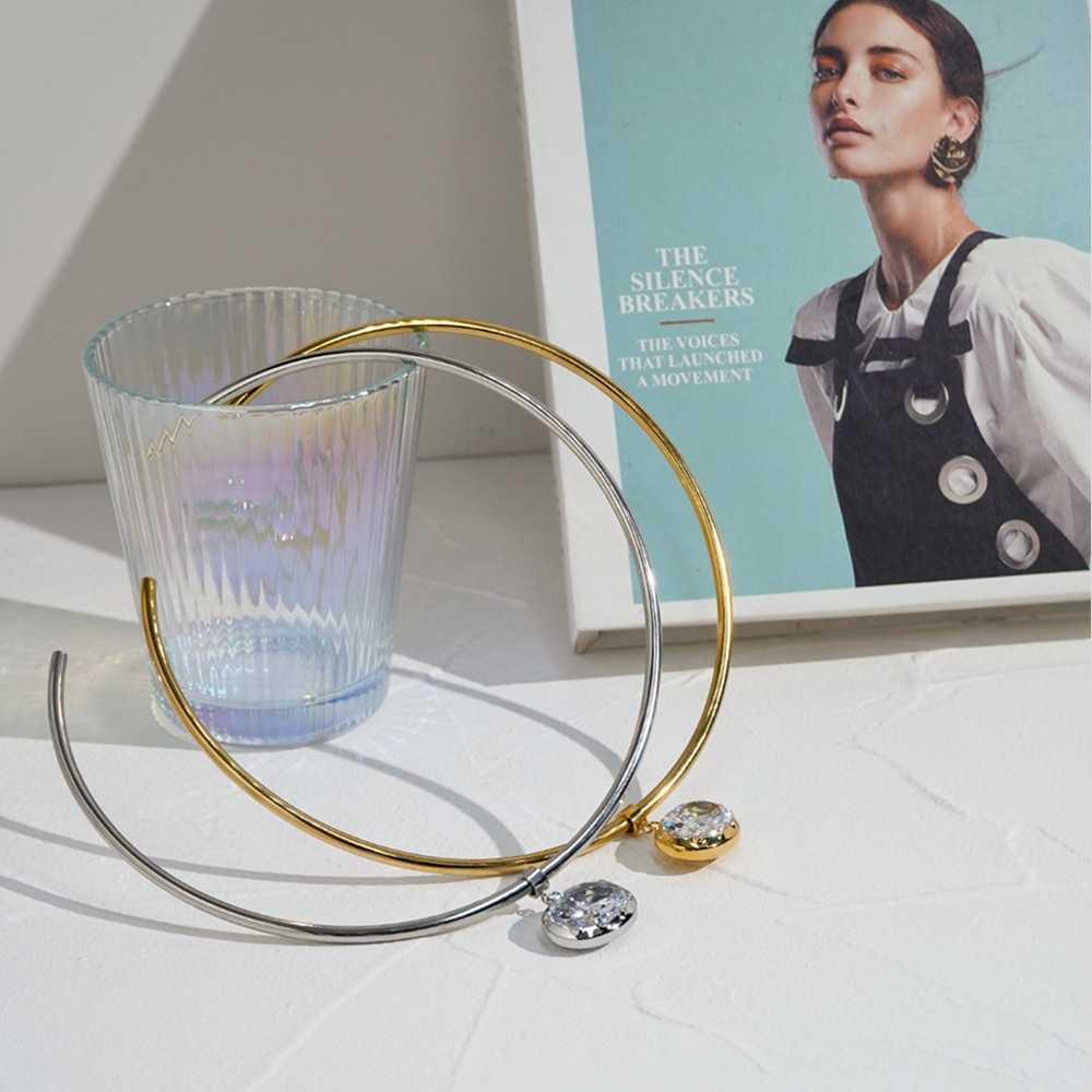 18K Gold Plated Titanium Steel Choker with Big Oval White Diamond Pendant